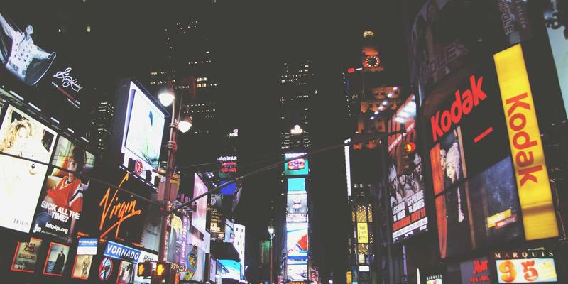 网络功能虚拟化(NFV)在云计算环境中的实践与挑战：重塑网络技术与网站开发的安全基石